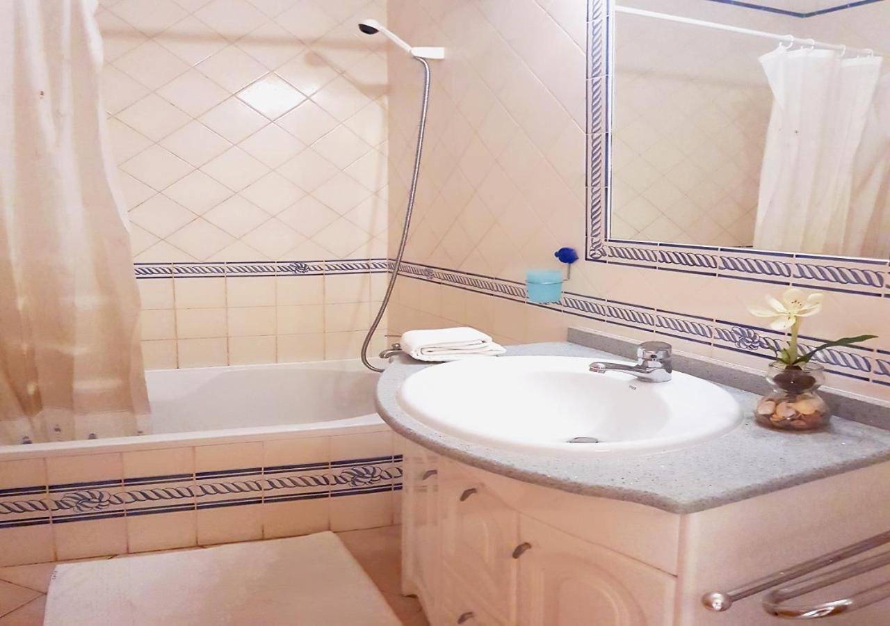 Apartment Located - Fabulous Pool ! *